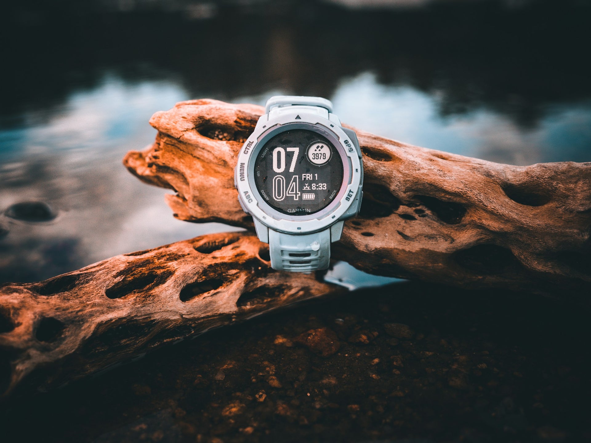 Garmin Instinct — outdoor banner